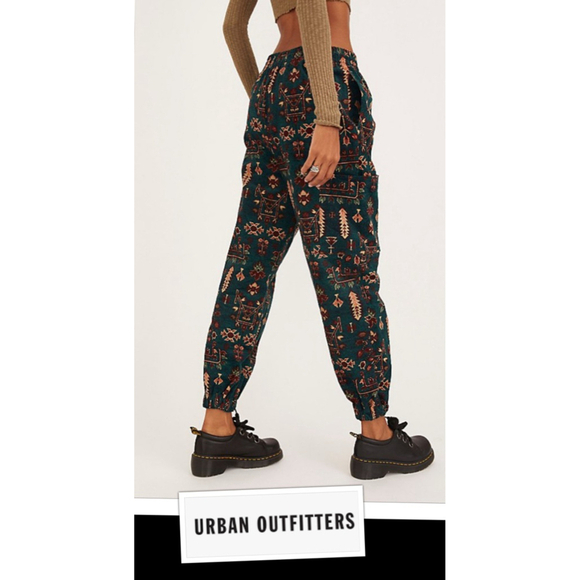 Urban Outfitters Pants - Urban Outfitters Boho Indie Western Corduroy Cargo Pants XS waist 26.5 Joggers